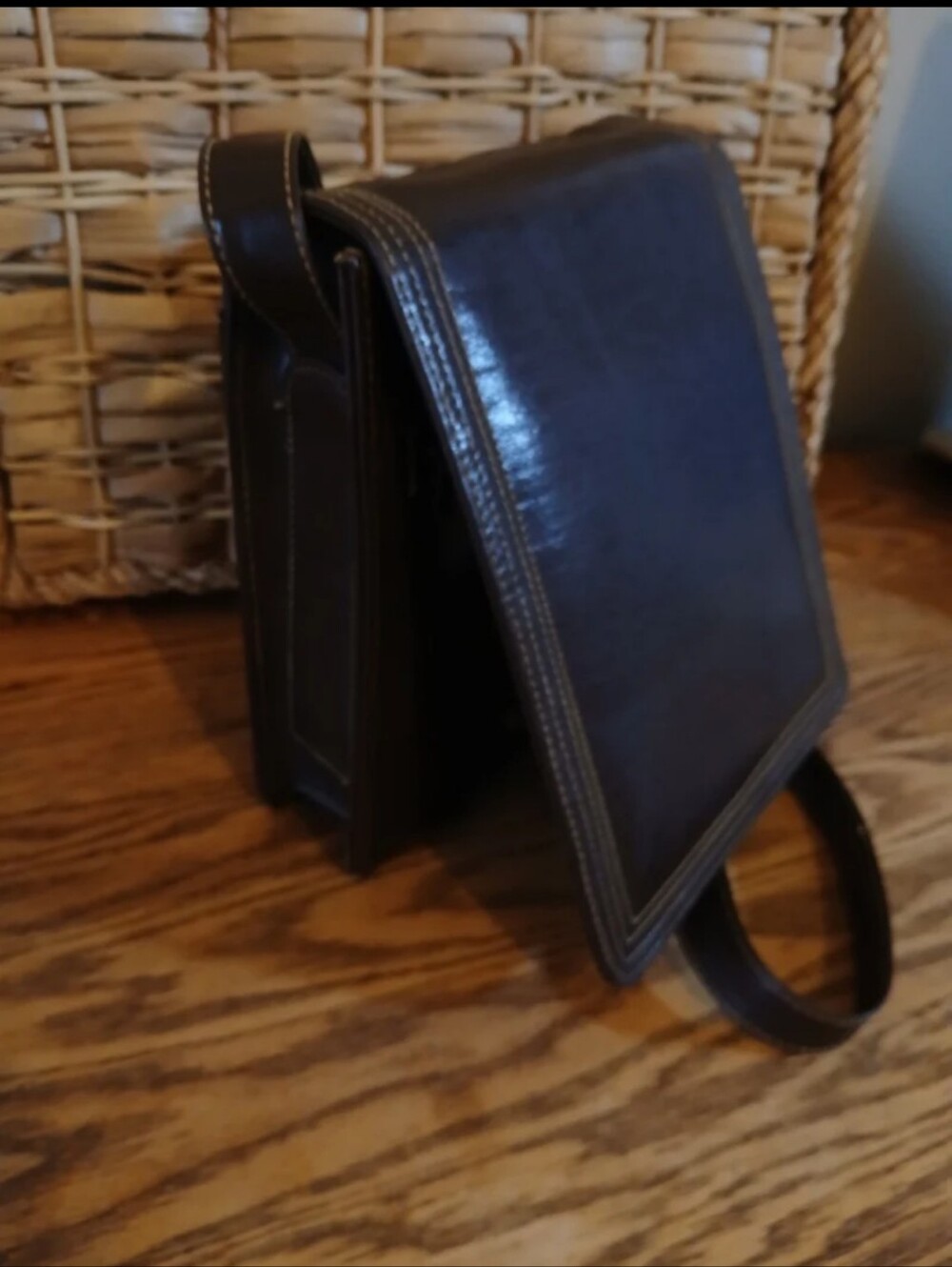Vtg.Antique-Style Artisian Brown Leather Crossbody-Shoulder 'Book-Style' Bag